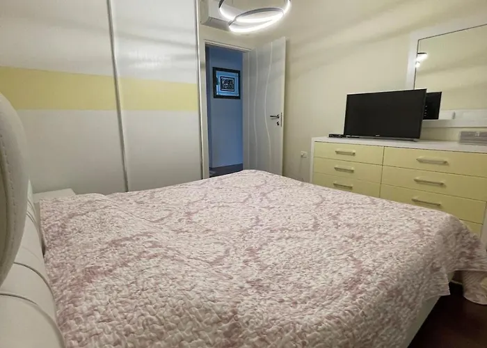 26, Lura 2, Gjiri I Lalezit * Ishem